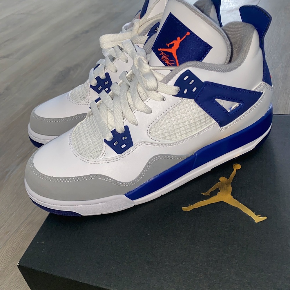 JORDAN 4 RETRO